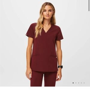 NWT Figs Casma Three Pocket Scrub Top size womens XL